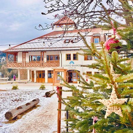 Hotel Corno Bianco Nova Ponente Kültér fotó