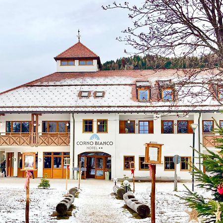 Hotel Corno Bianco Nova Ponente Kültér fotó