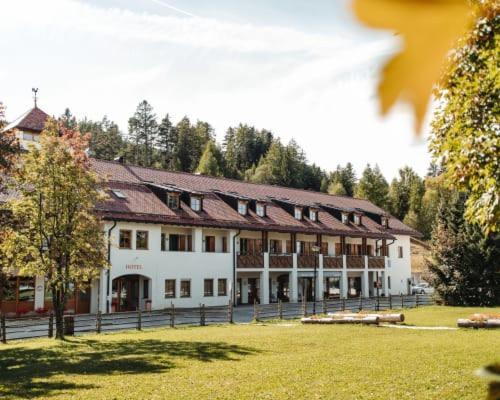 Hotel Corno Bianco Nova Ponente Kültér fotó