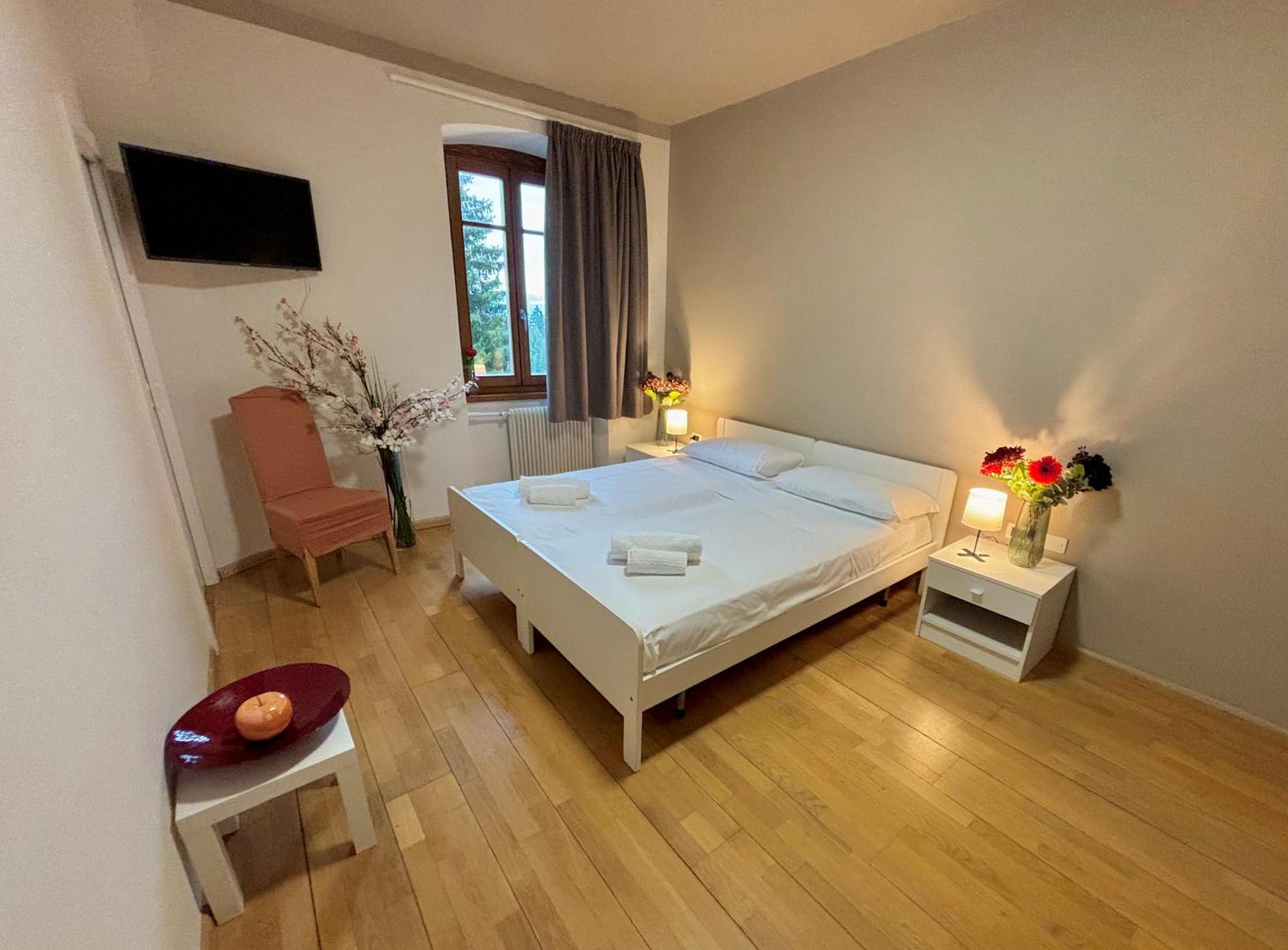 Hotel Corno Bianco Nova Ponente Kültér fotó