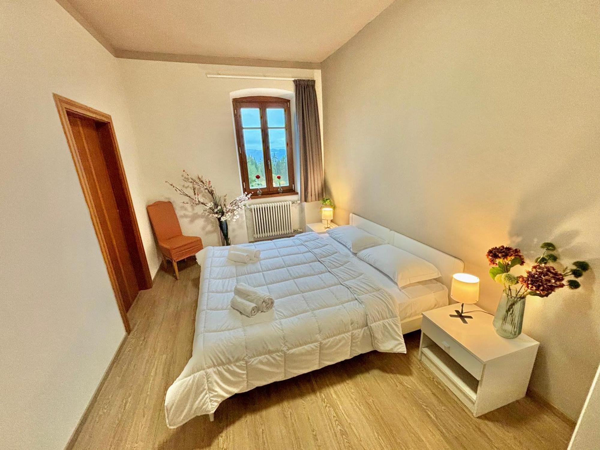 Hotel Corno Bianco Nova Ponente Kültér fotó