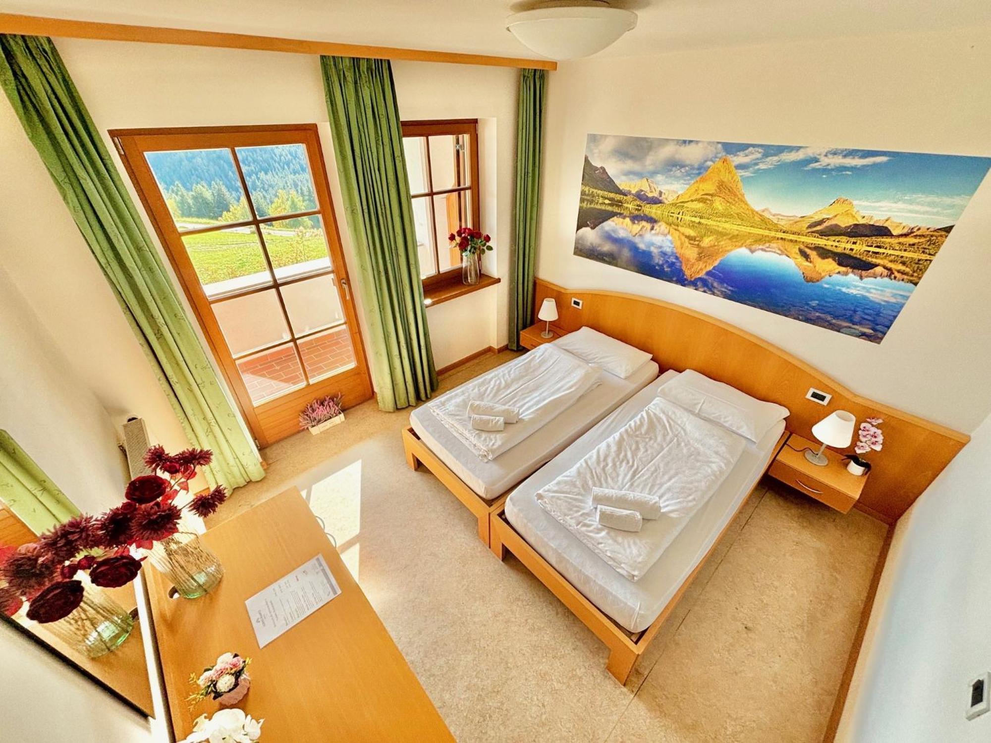 Hotel Corno Bianco Nova Ponente Kültér fotó