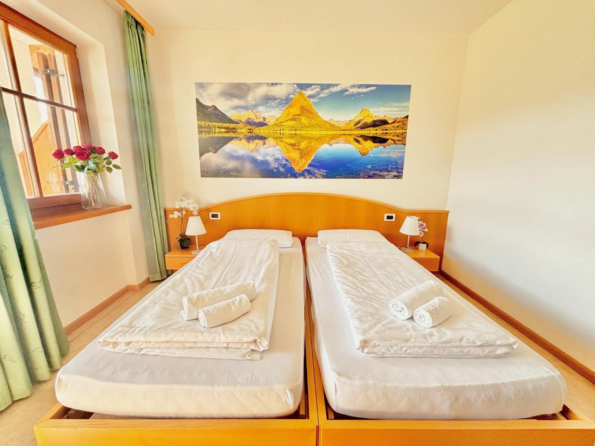 Hotel Corno Bianco Nova Ponente Kültér fotó